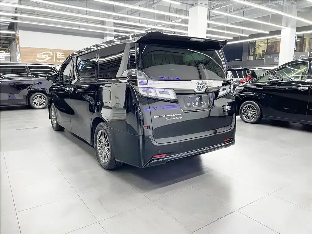 Toyota Vellfire — фото 4