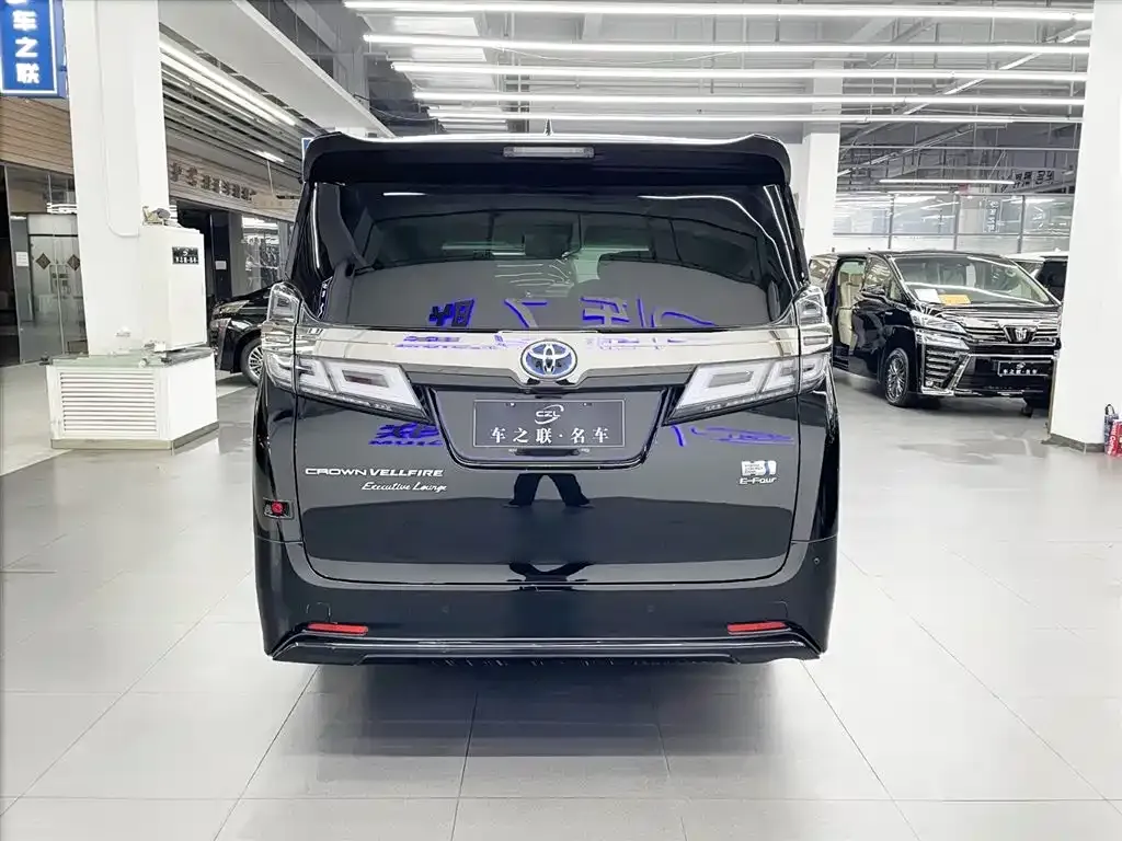 Toyota Vellfire — фото 5