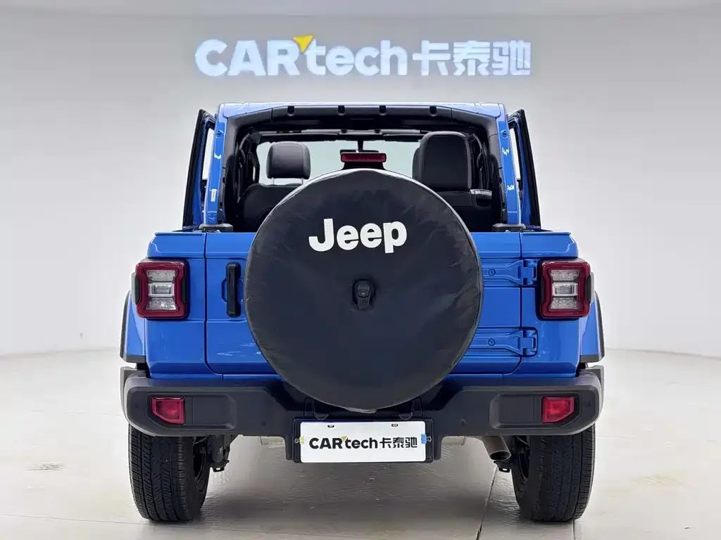 Jeep Wrangler 2023 из CN, фото 10