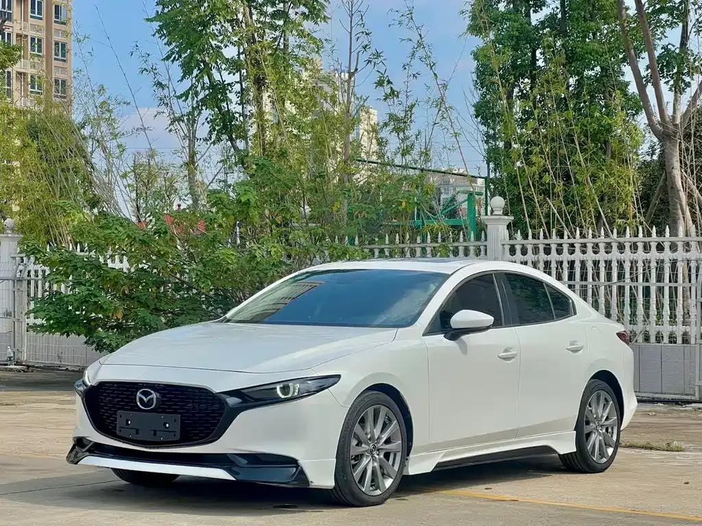 Mazda 3 Axela — фото 1