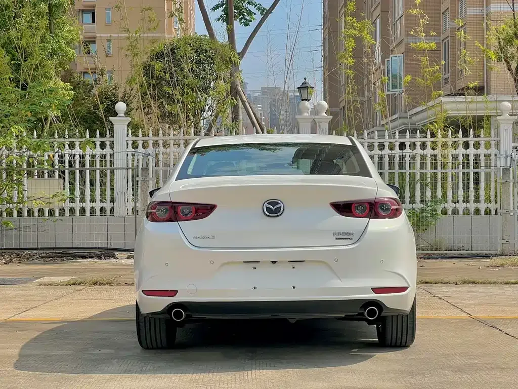 Mazda 3 Axela — фото 4