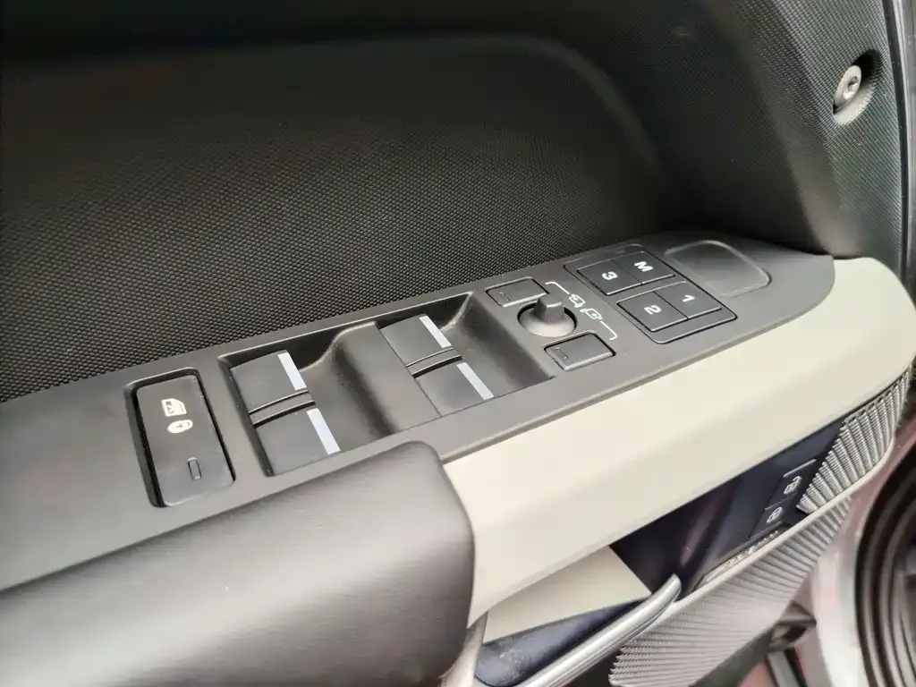 Land Rover Defender 2023 из CN, фото 7