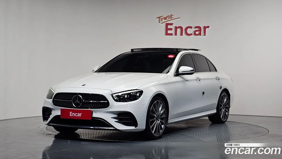 Mercedes-Benz E-Class — фото 1