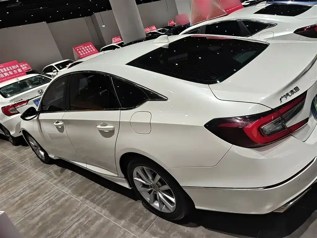 Honda Accord — фото 5