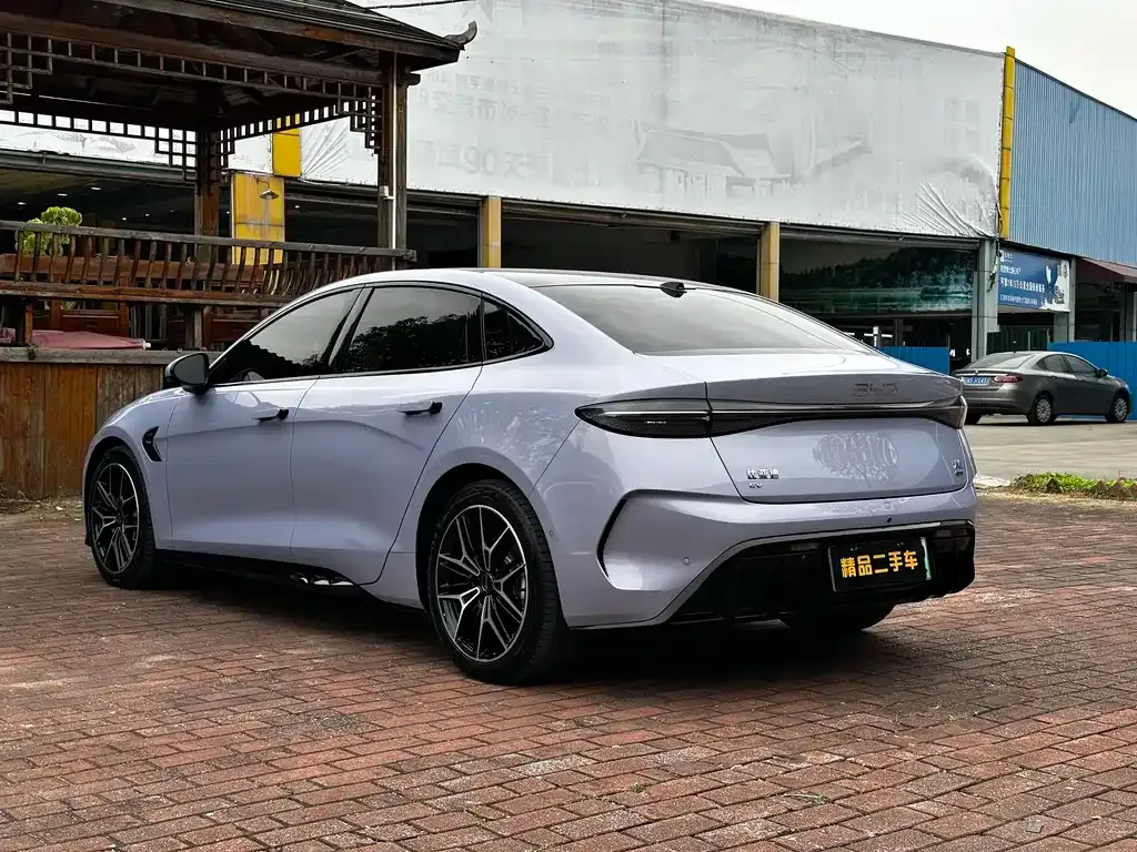 BYD Seal — фото 10