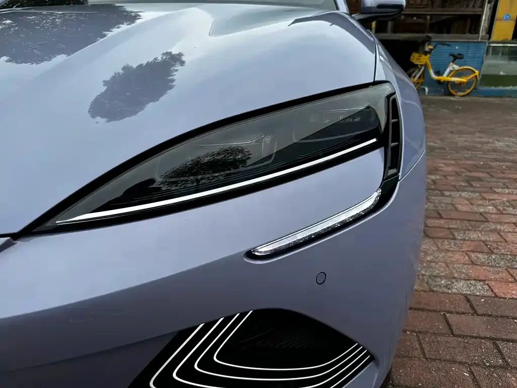 BYD Seal — фото 8