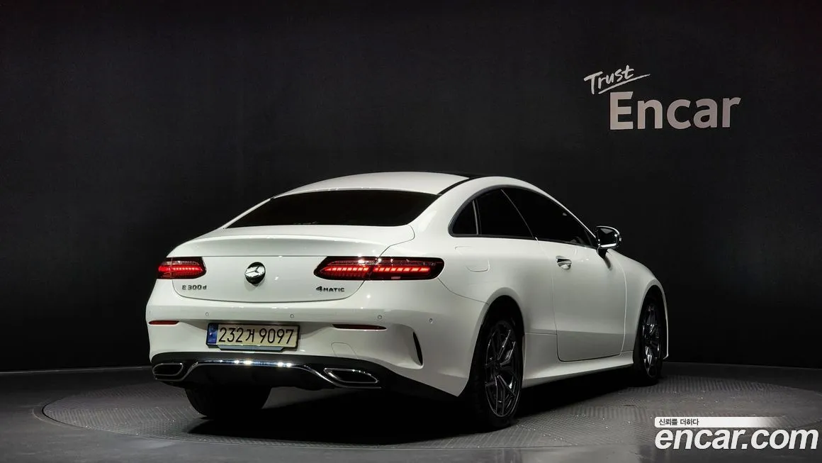 Mercedes-Benz E-Class — фото 2