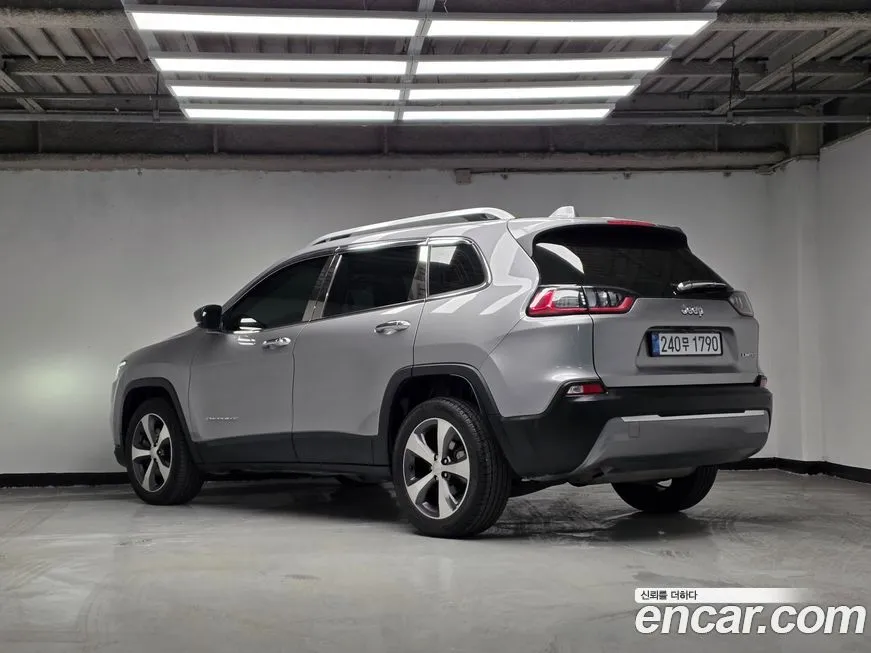 Jeep Cherokee 2021 из KR, фото 2