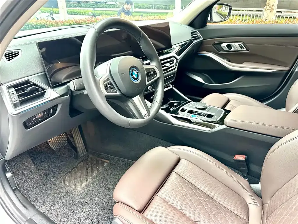 BMW i3 — фото 7