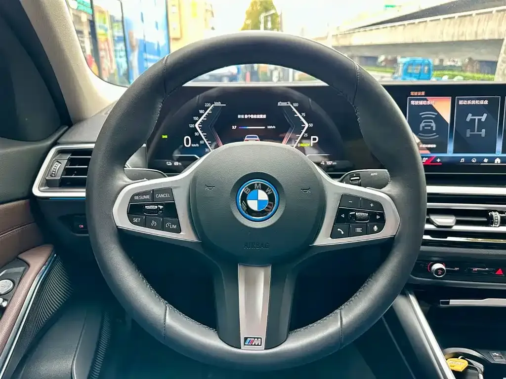 BMW i3 — фото 9