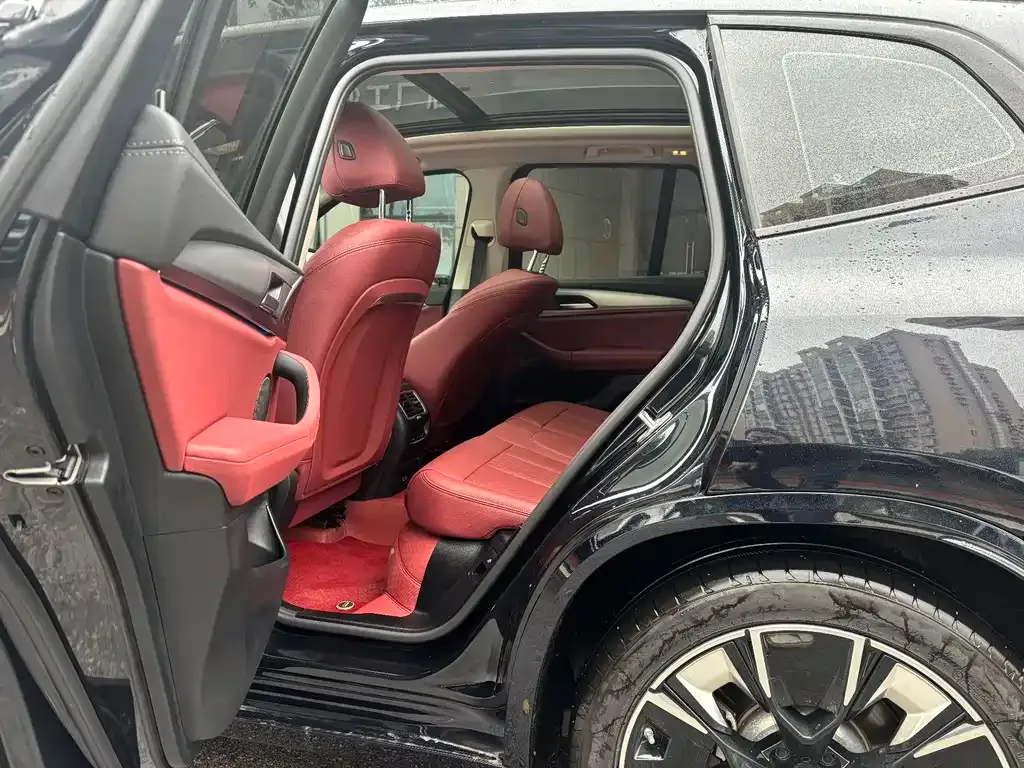 BMW iX3 2024 из CN, фото 8
