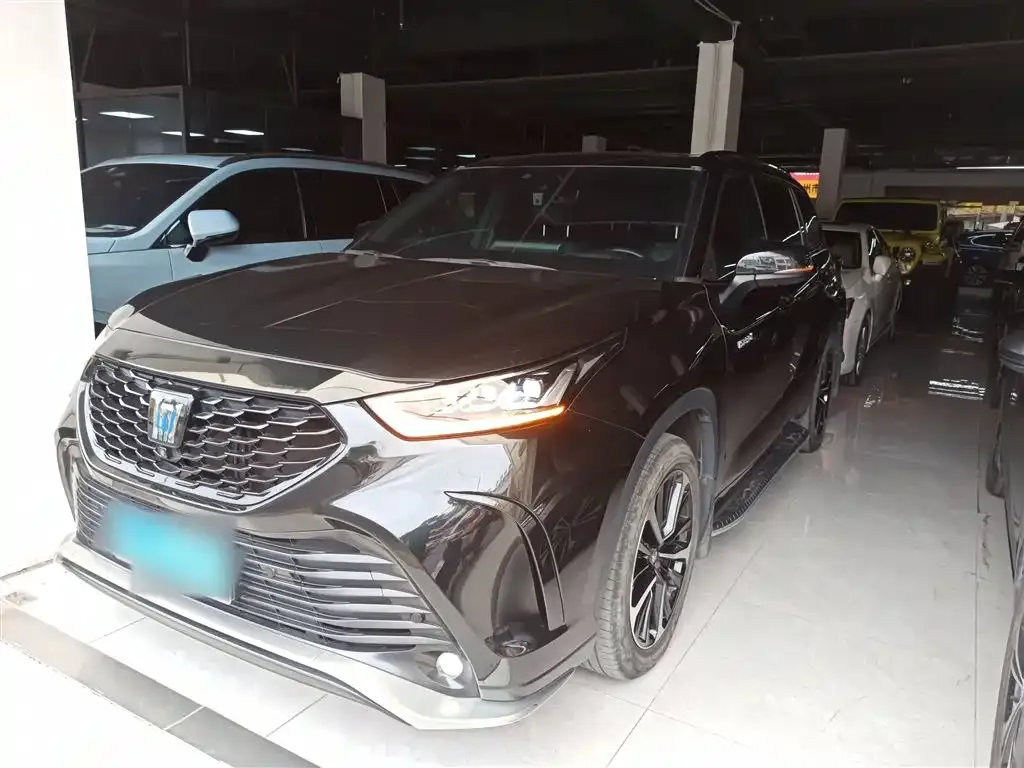 Toyota Crown Kluger 2022 из CN, фото 1