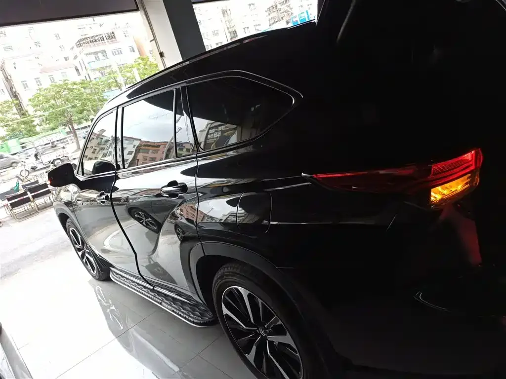 Toyota Crown Kluger 2022 из CN, фото 5