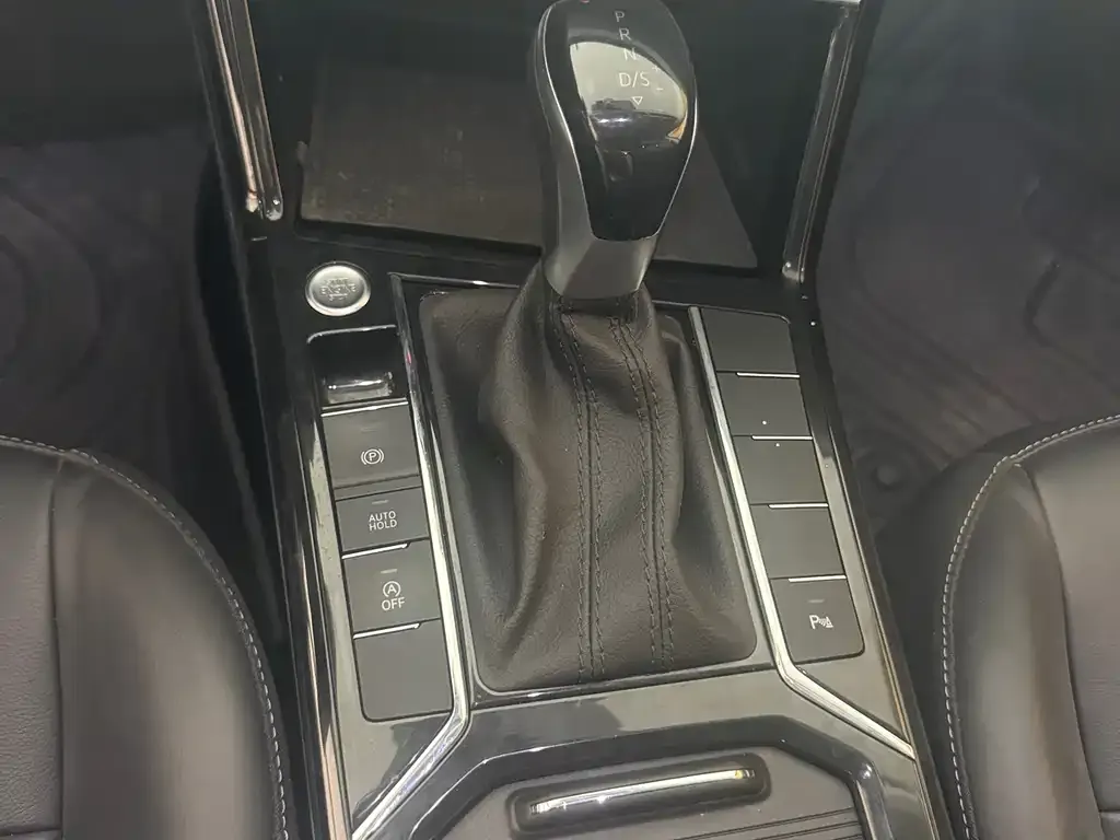 Volkswagen Passat 2022 из CN, фото 10