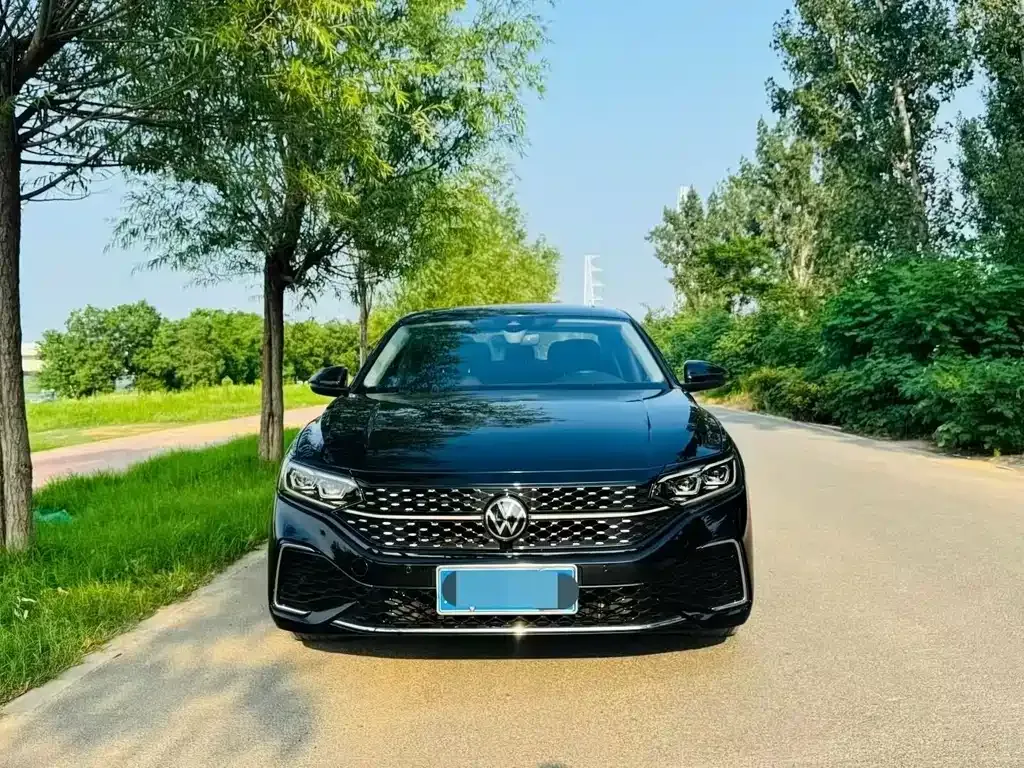 Volkswagen Passat 2022 из CN, фото 2