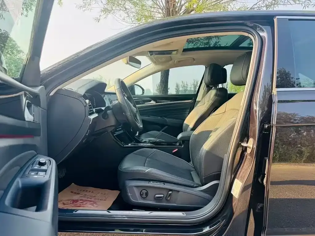 Volkswagen Passat 2022 из CN, фото 4