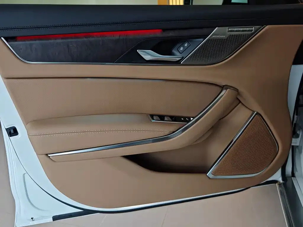 Jaguar XFL 2025 из CN, фото 7
