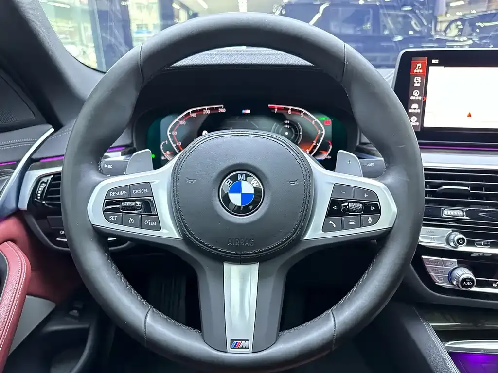 BMW 5 Series — фото 10