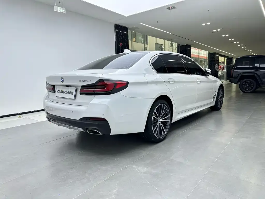 BMW 5 Series — фото 2