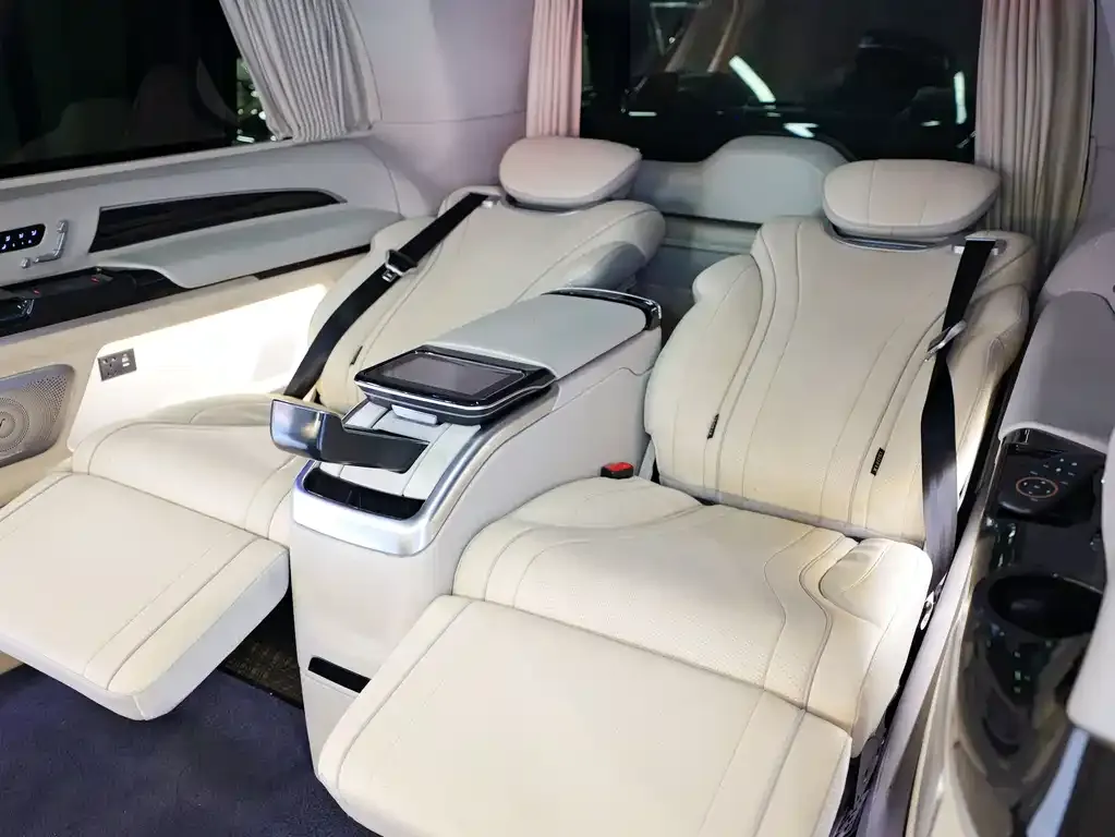 Mercedes-Benz V-Class 2024 из CN, фото 10