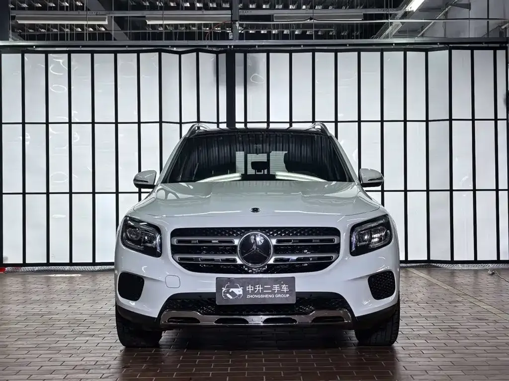 Mercedes-Benz GLB — фото 2