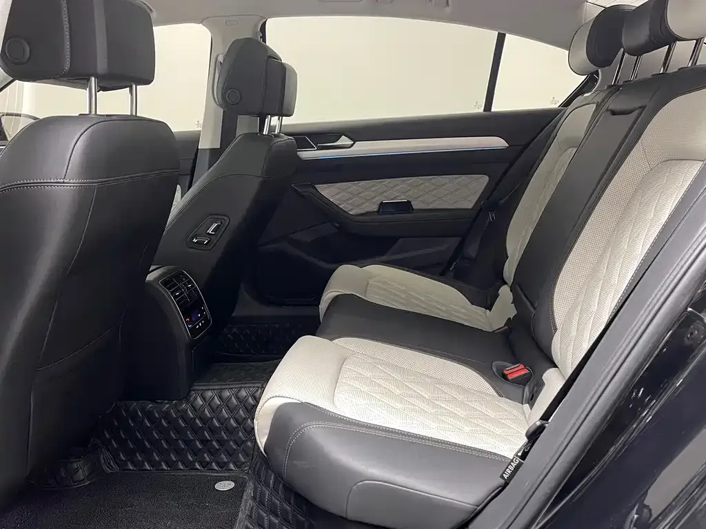 Volkswagen Magotan 2023 из CN, фото 10