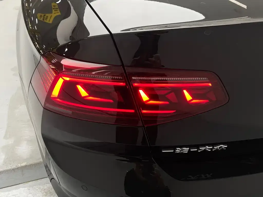 Volkswagen Magotan 2023 из CN, фото 7