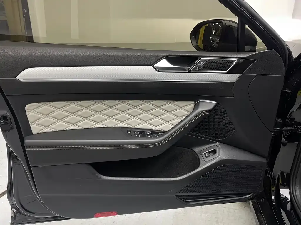 Volkswagen Magotan 2023 из CN, фото 8