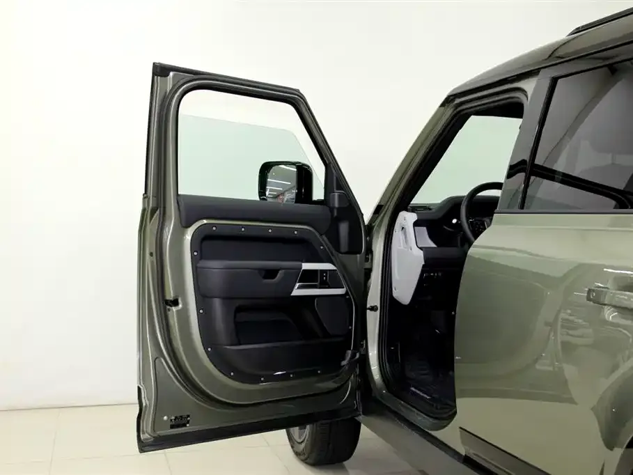 Land Rover Defender 2023 из CN, фото 5