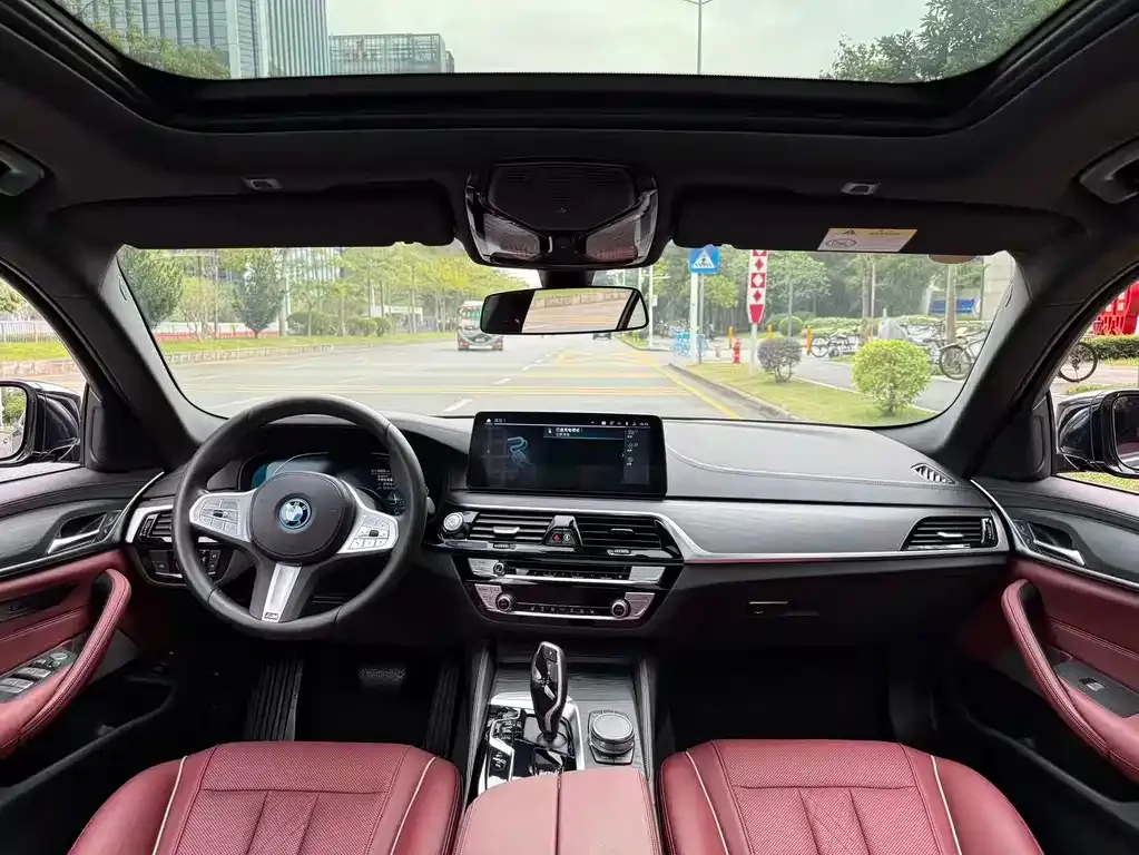BMW 5 Series New Energy — фото 6