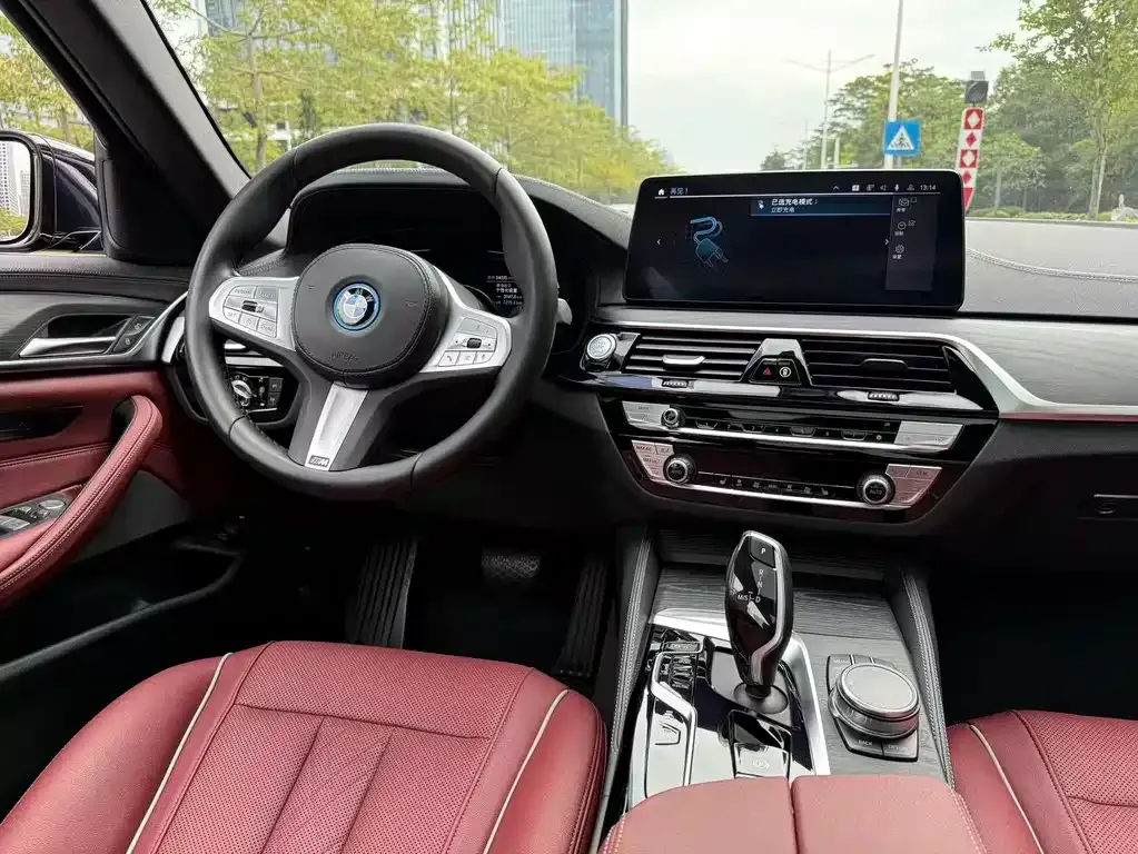 BMW 5 Series New Energy — фото 9