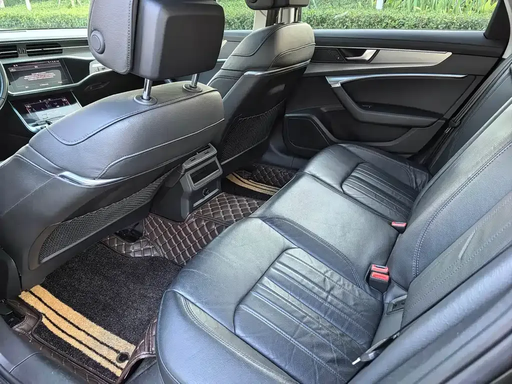 Audi A6L 2021 из CN, фото 10