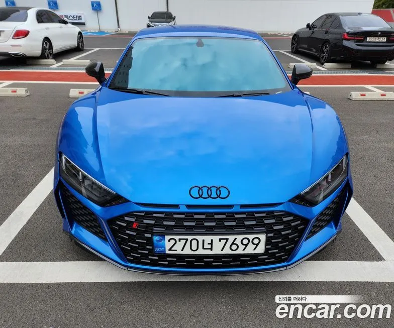 Audi R8