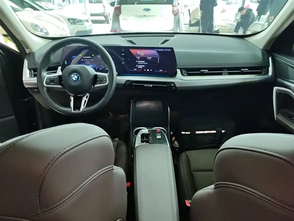 BMW iX1 2024 из CN, фото 10
