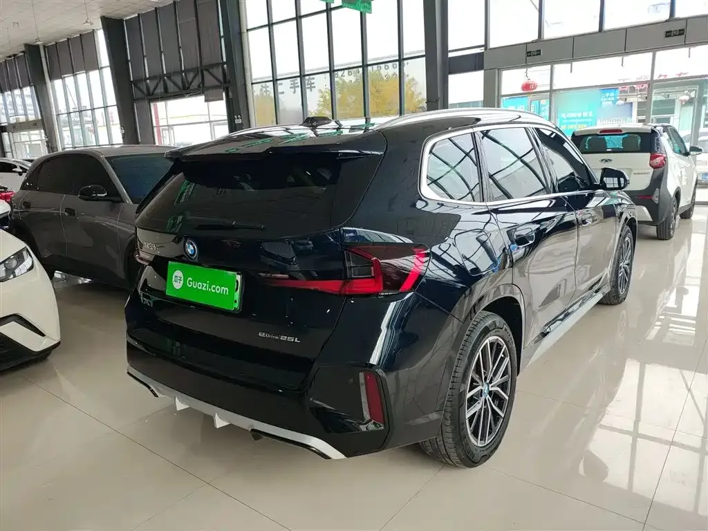 BMW iX1 2024 из CN, фото 7