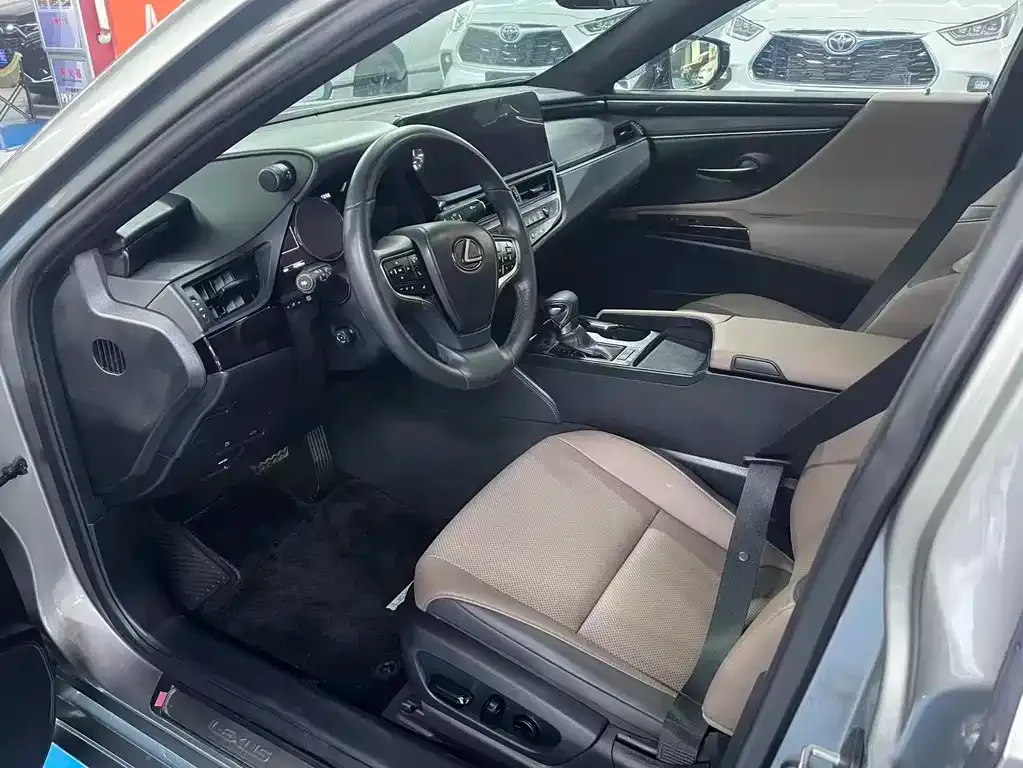 Lexus ES 2023 из CN, фото 4