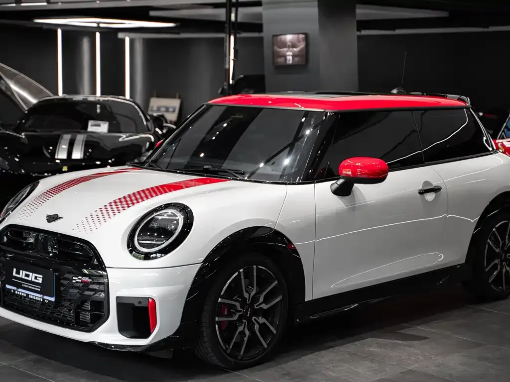 MINI JCW (John Cooper Works) 2025 из CN, фото 1