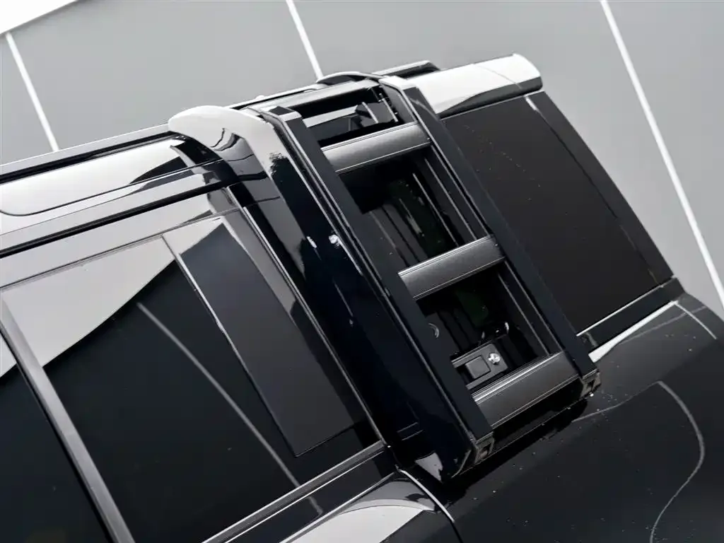 Land Rover Defender 2023 из CN, фото 2
