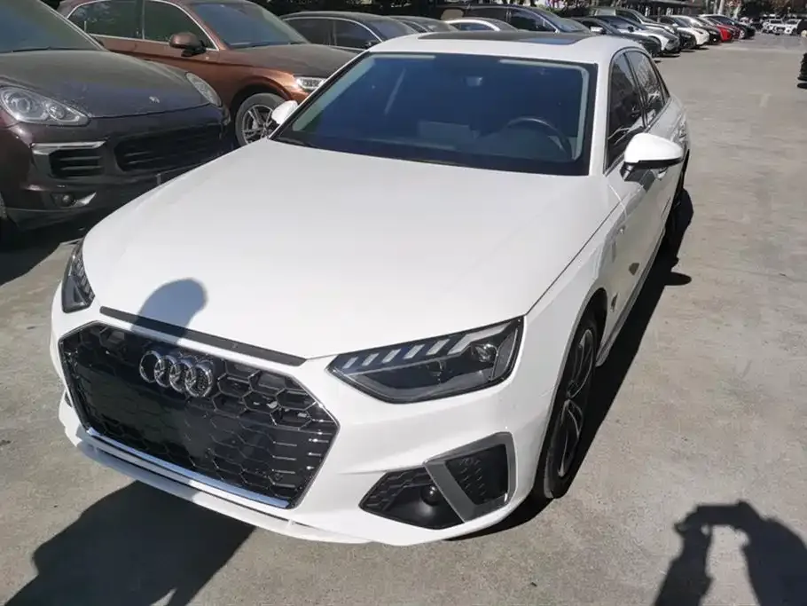 Audi A4L 2021 из CN, фото 1