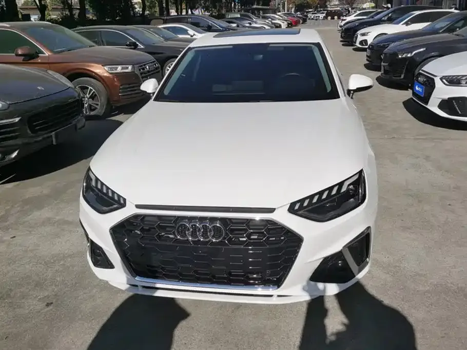 Audi A4L 2021 из CN, фото 2