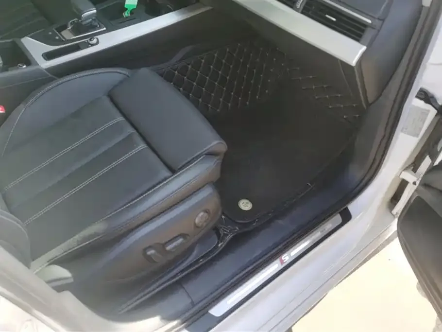 Audi A4L 2021 из CN, фото 8