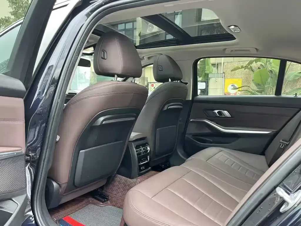 BMW 3 Series 2021 из CN, фото 9