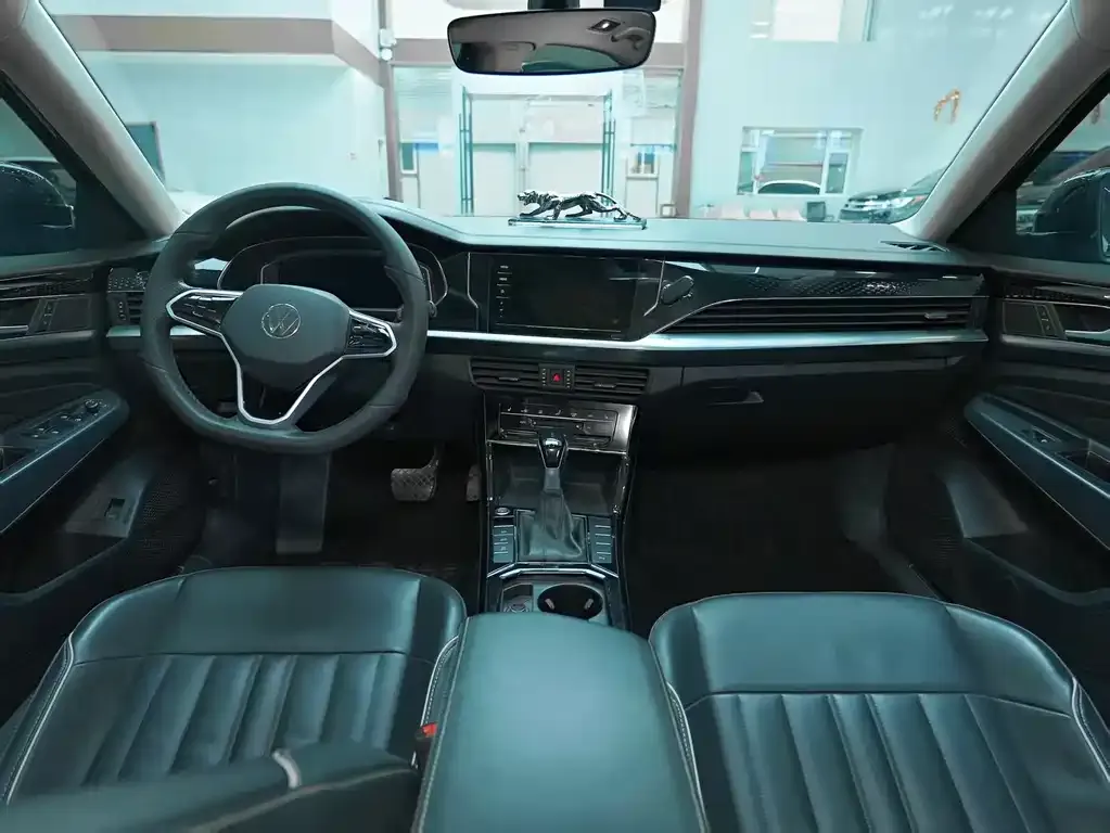 Volkswagen Passat 2023 из CN, фото 5