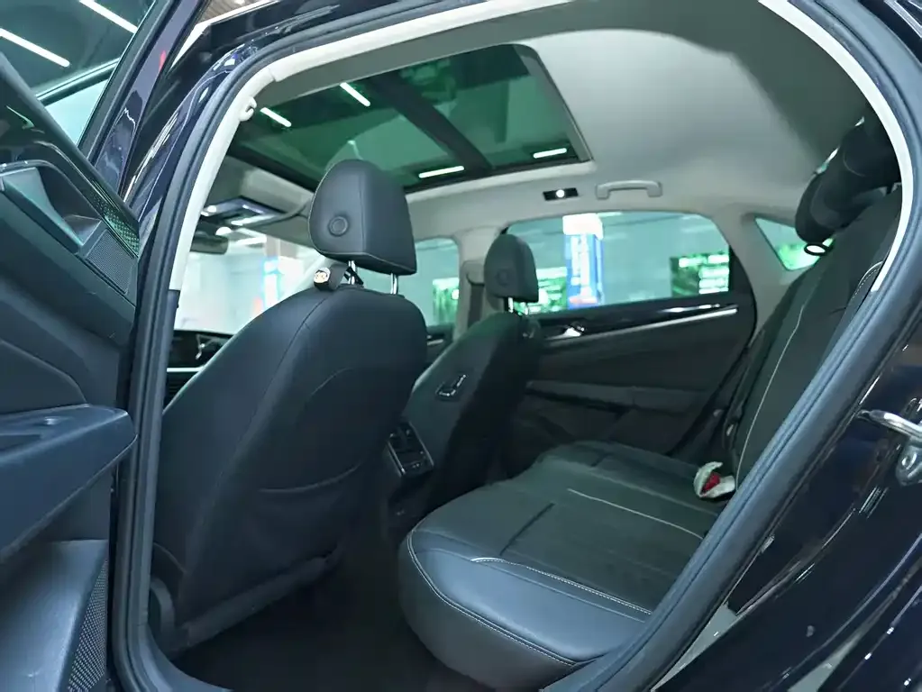 Volkswagen Passat 2023 из CN, фото 7