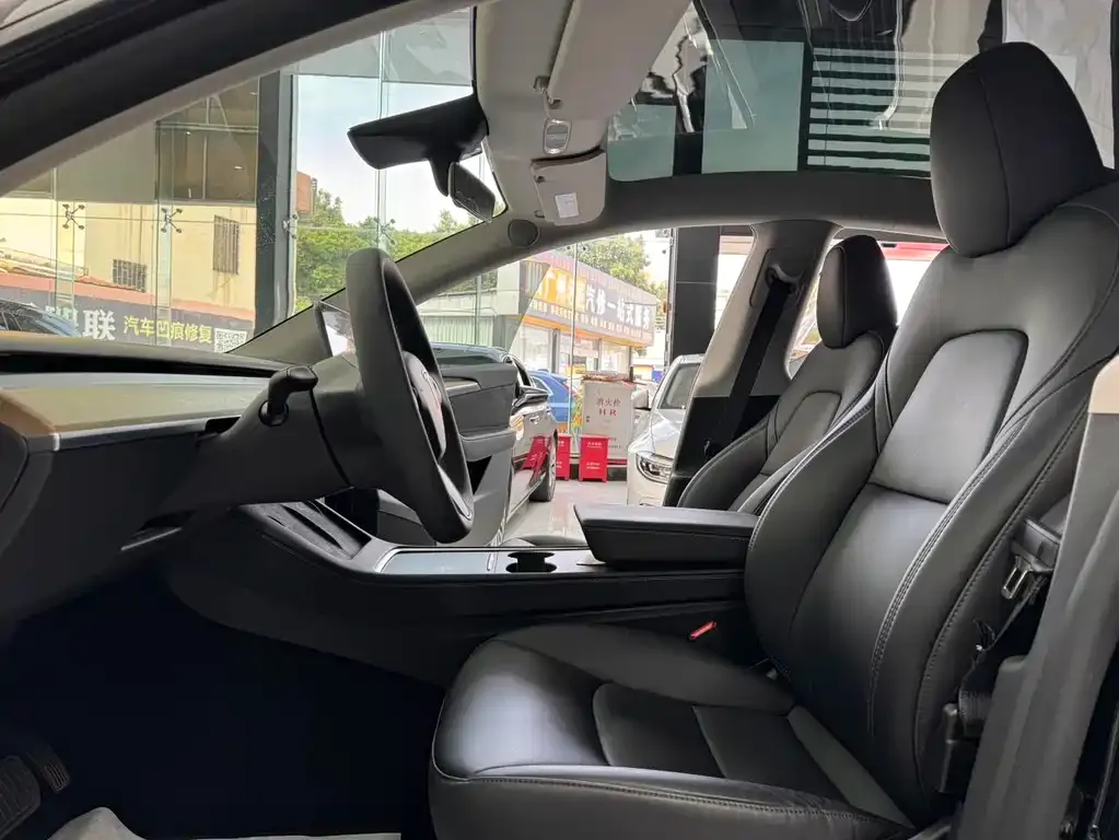 Tesla Model Y 2023 из CN, фото 9