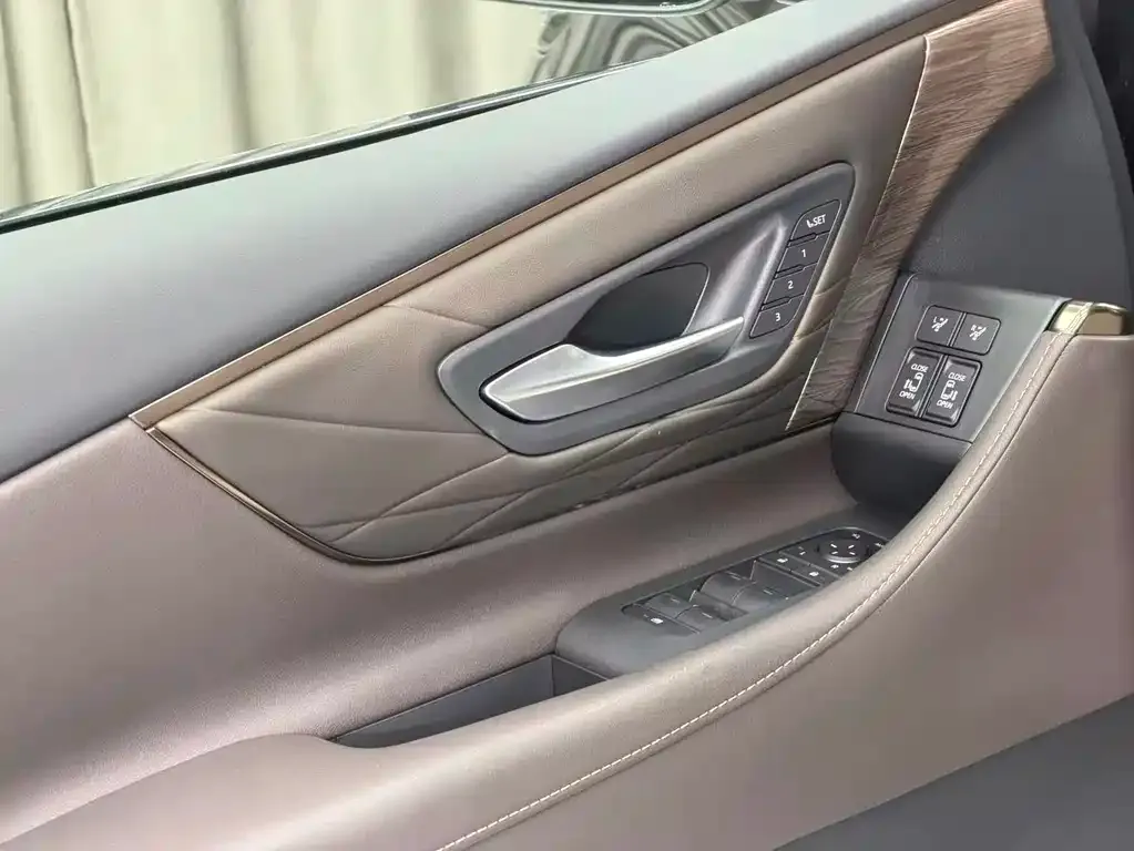 Toyota Alphard 2025 из CN, фото 7