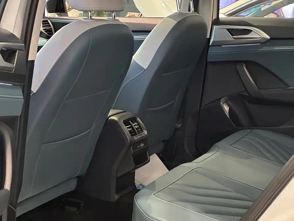 Volkswagen Tharu 2024 из CN, фото 8