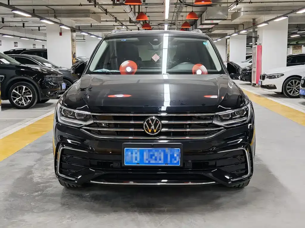 Volkswagen Tiguan L — фото 2