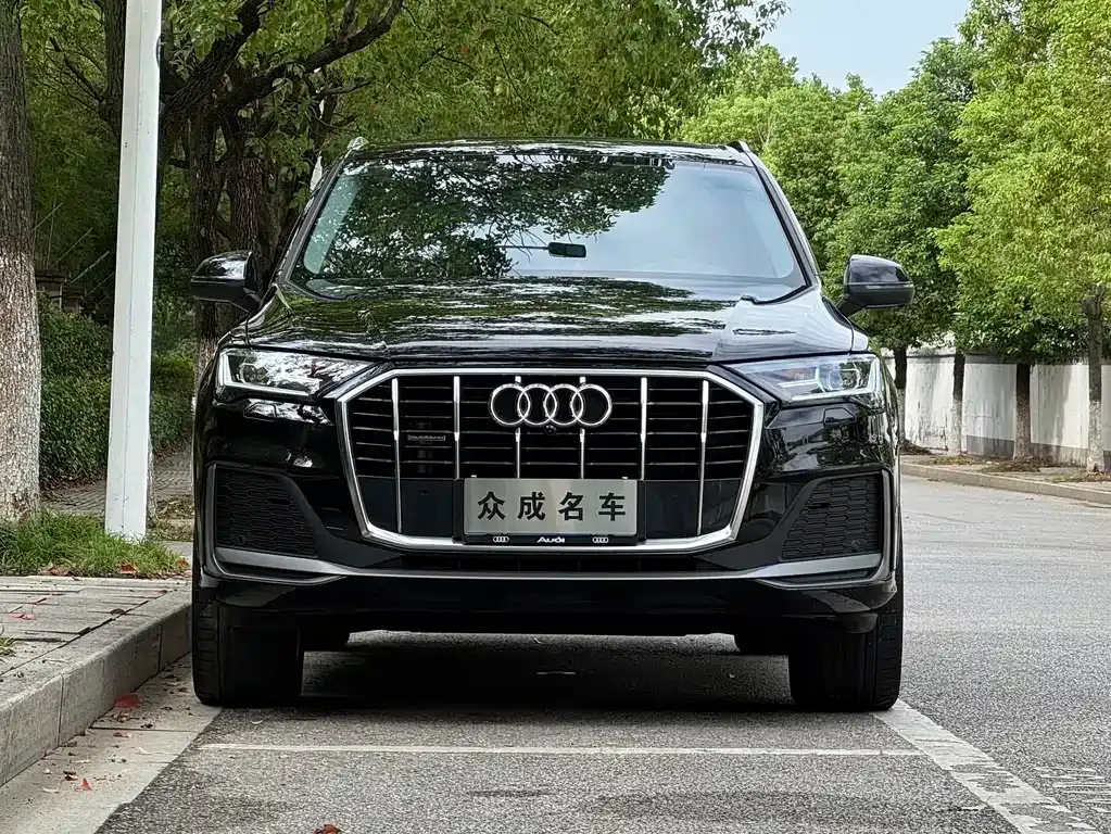 Audi Q7 2023 из CN, фото 2