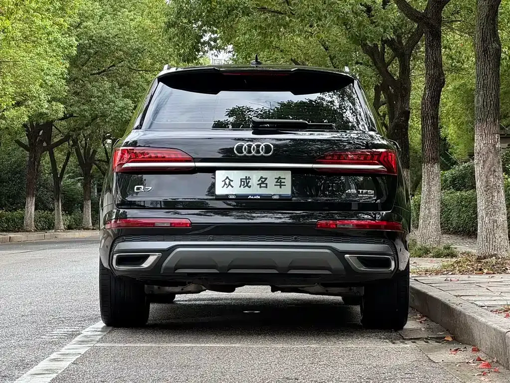 Audi Q7 2023 из CN, фото 4